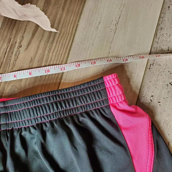 Nike Dri-Fit Women's Black and Pink Running Shorts Size Medium - Picture 12 of 15
